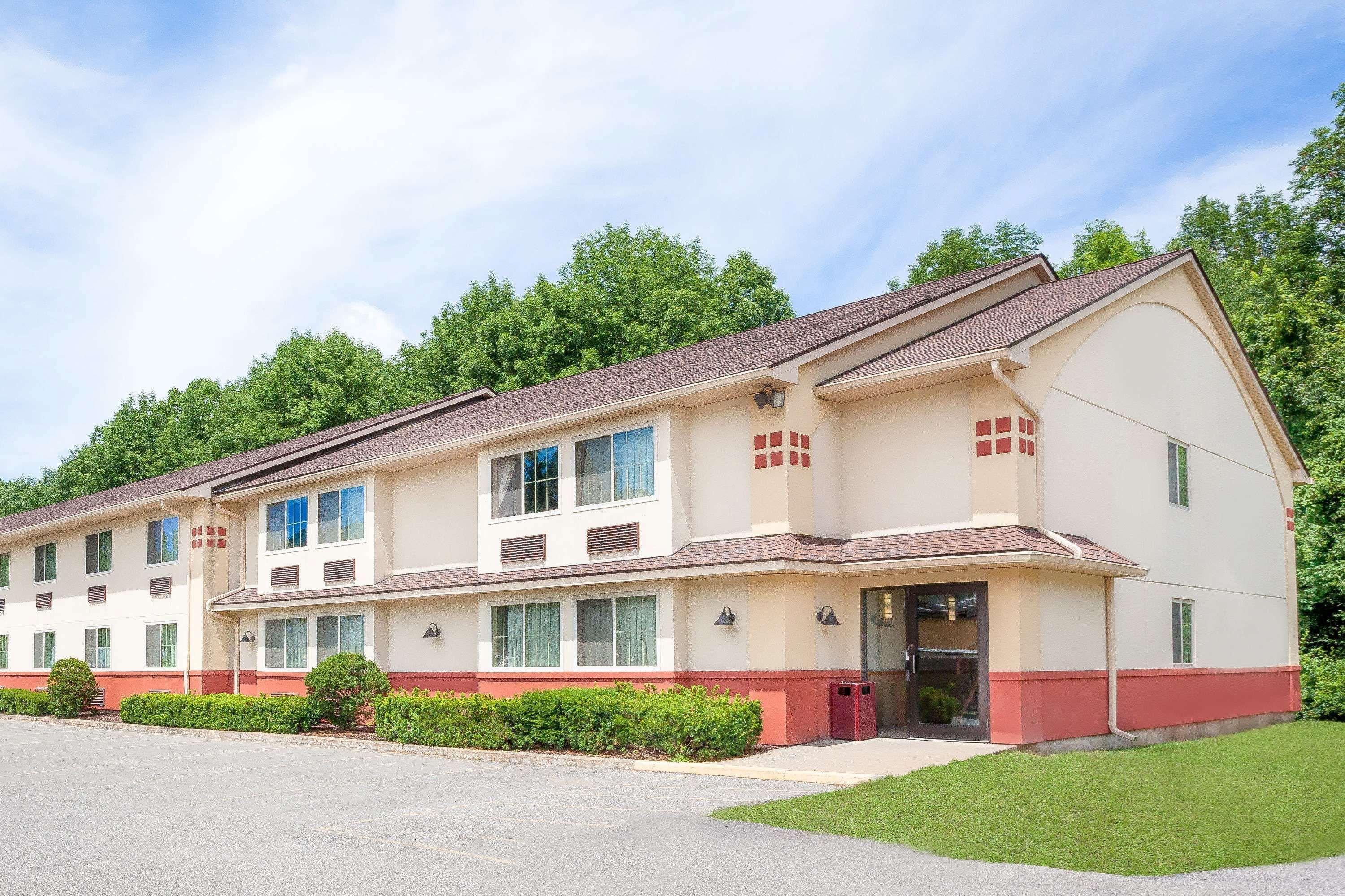 מלון Super 8 By Wyndham Oneonta/Cooperstown מראה חיצוני תמונה