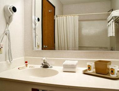 מלון Super 8 By Wyndham Oneonta/Cooperstown מראה חיצוני תמונה