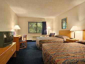 מלון Super 8 By Wyndham Oneonta/Cooperstown מראה חיצוני תמונה